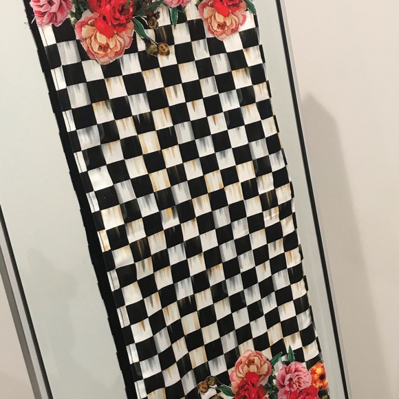 Table Runner / Courtley Check Pattern / Floral Accents / Tassles - Picture 4 of 6